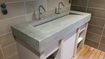 Plan de vasque en  pierre calcaire dure grise
